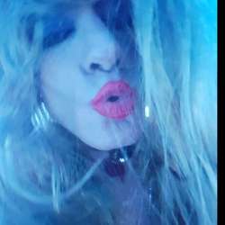 Angelica's Chat & Dating Profile