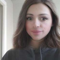 Brittaedwards's Chat & Dating Profile