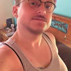 ElianTheAlien's Chat & Dating Profile