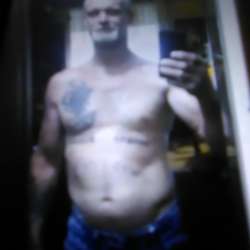 Garylovespanties's Chat & Dating Profile