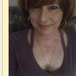 Juliarenee's Chat & Dating Profile