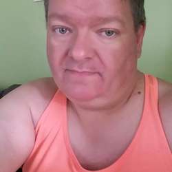 Martine1973's Chat & Dating Profile