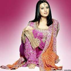 Shehnaaz1985's Chat & Dating Profile