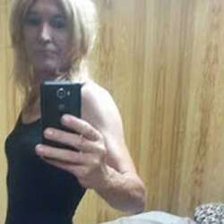 nikki's Chat & Dating Profile